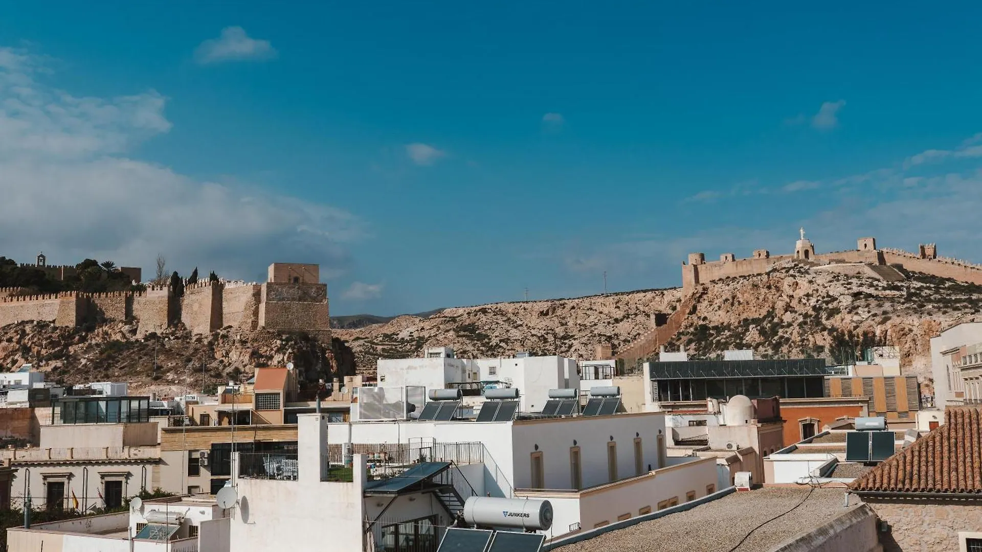 Apartment Cathedral - City Center - Free Parking - Climatized Almeria