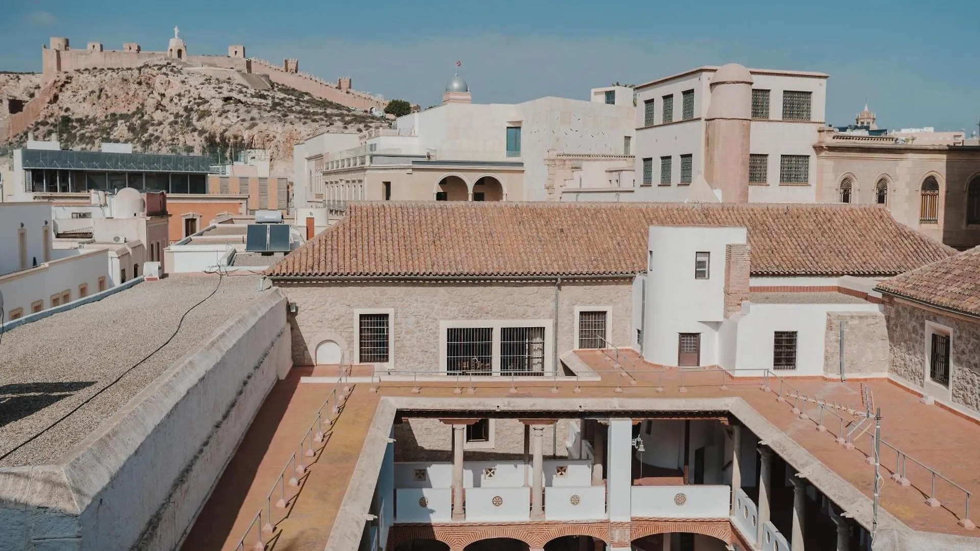 Apartment Cathedral - City Center - Free Parking - Climatized Almeria Spain