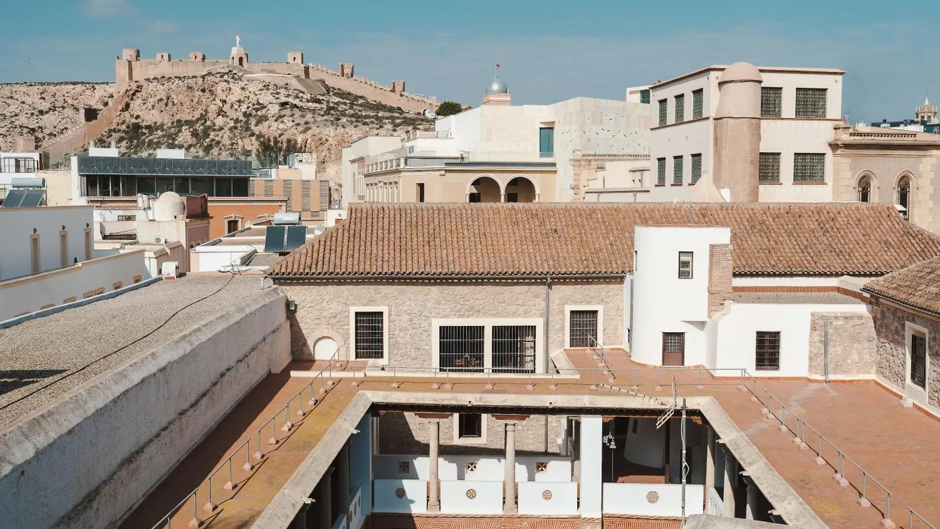 Apartment Cathedral - City Center - Free Parking - Climatized Almeria
