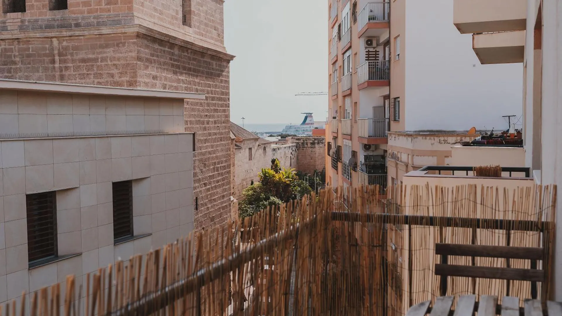 Cathedral - City Center - Free Parking - Climatized Almeria Spain